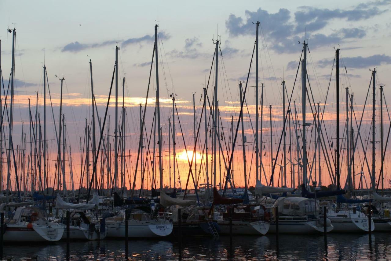 2Zi-Ferienwohnung am Südstrand mit eigenem Parkplatz perfekt für Familie Burgtiefe auf Fehmarn Exterior foto
